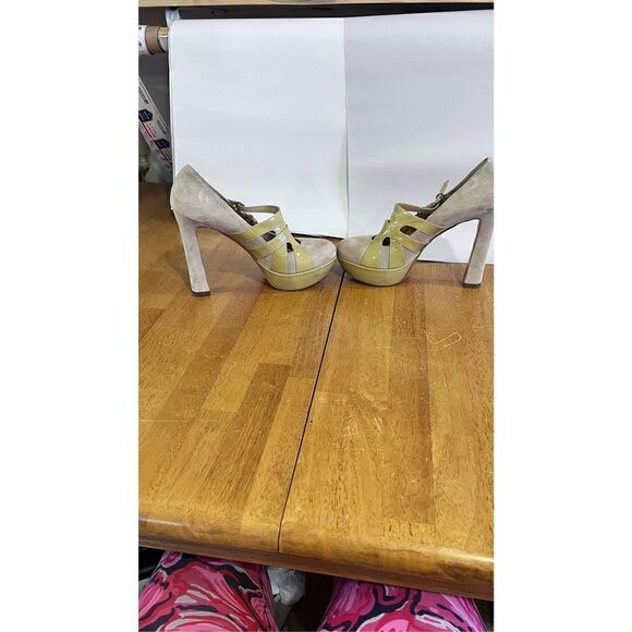 L'ESTROSA TAN SUEDE BUCKLE CLOSING RED BOTTOM SHOES HEEL WOMENS SZ 40 (10) - Picture 8 of 14